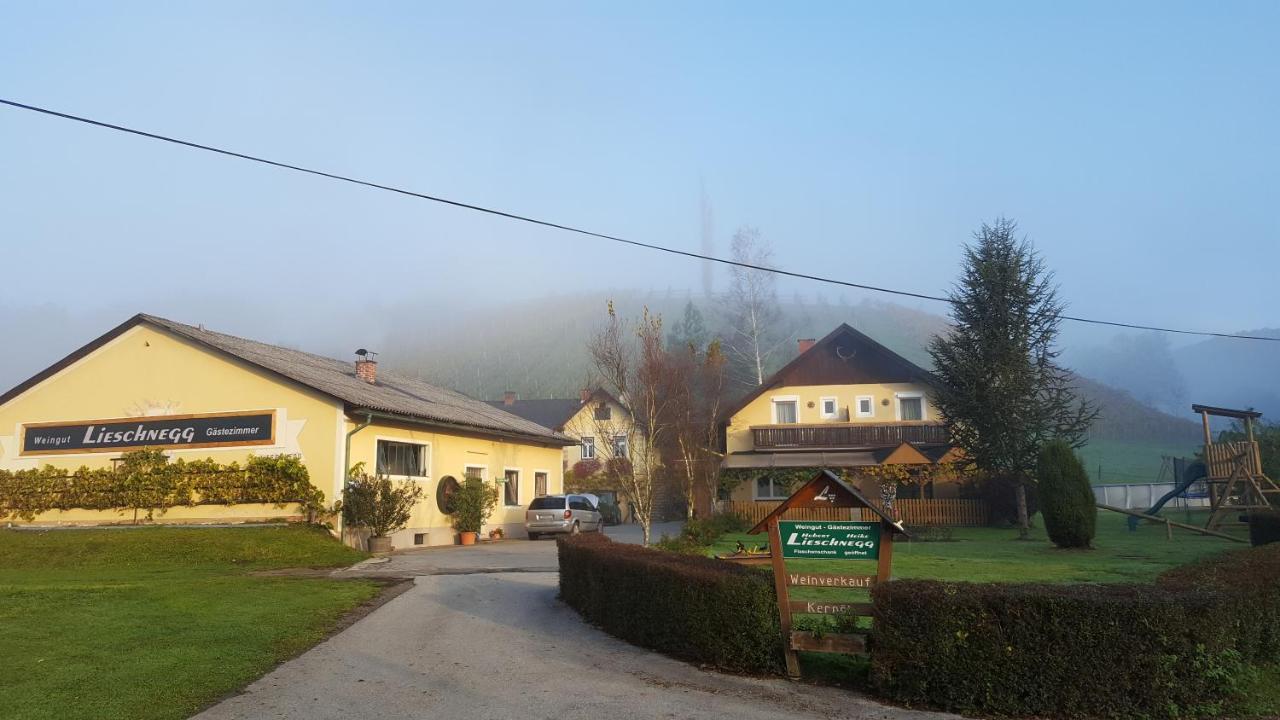 Weingut Lieschnegg Hotel Leutschach Bagian luar foto